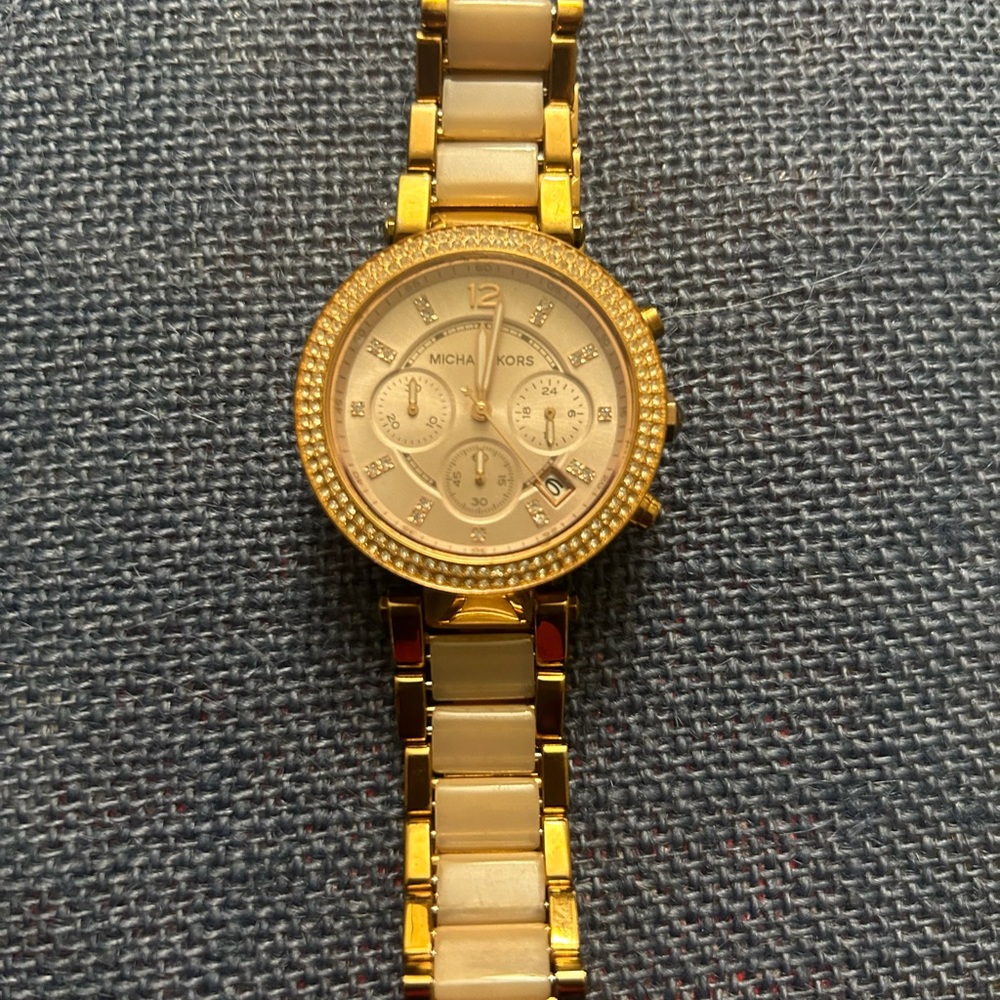 MK rose gold watch, good condition